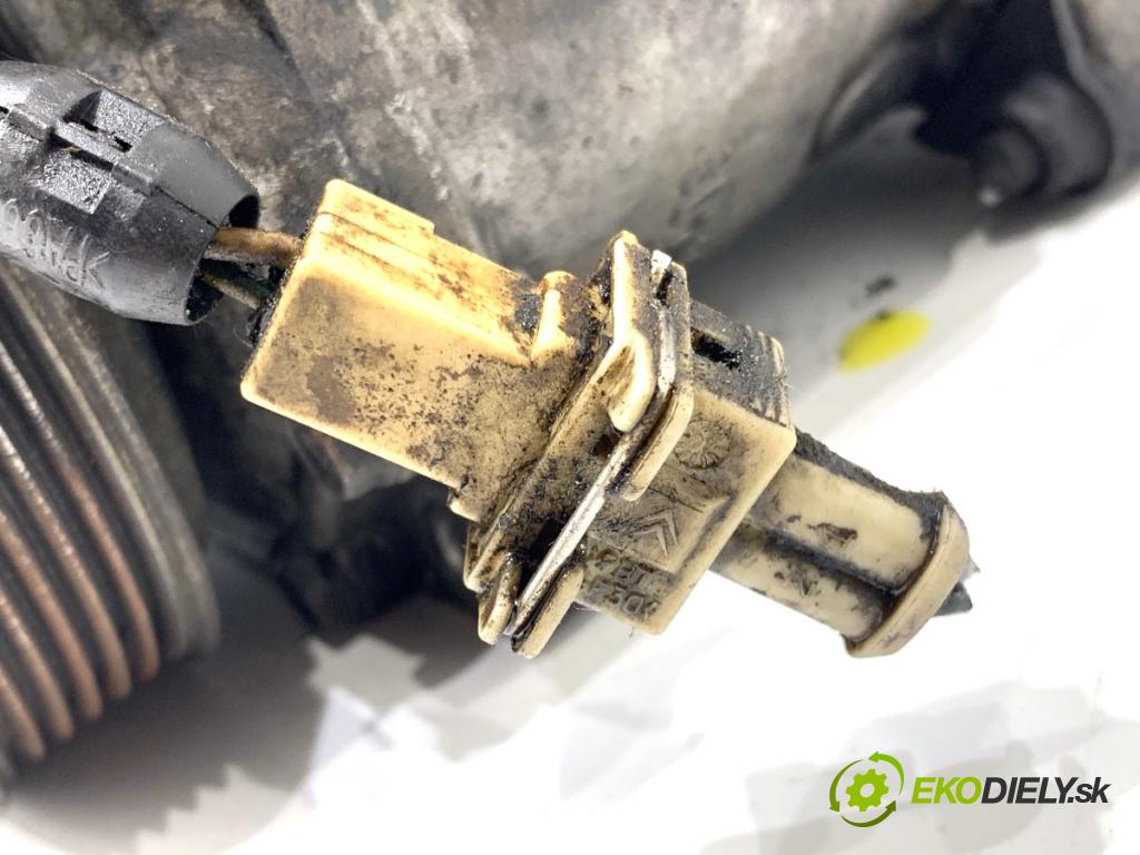 PEUGEOT 607 sedan 2001 98 kW 2.2 HDi 2179 kompresor klimatizace 1227F (Kompresor klimatizace)