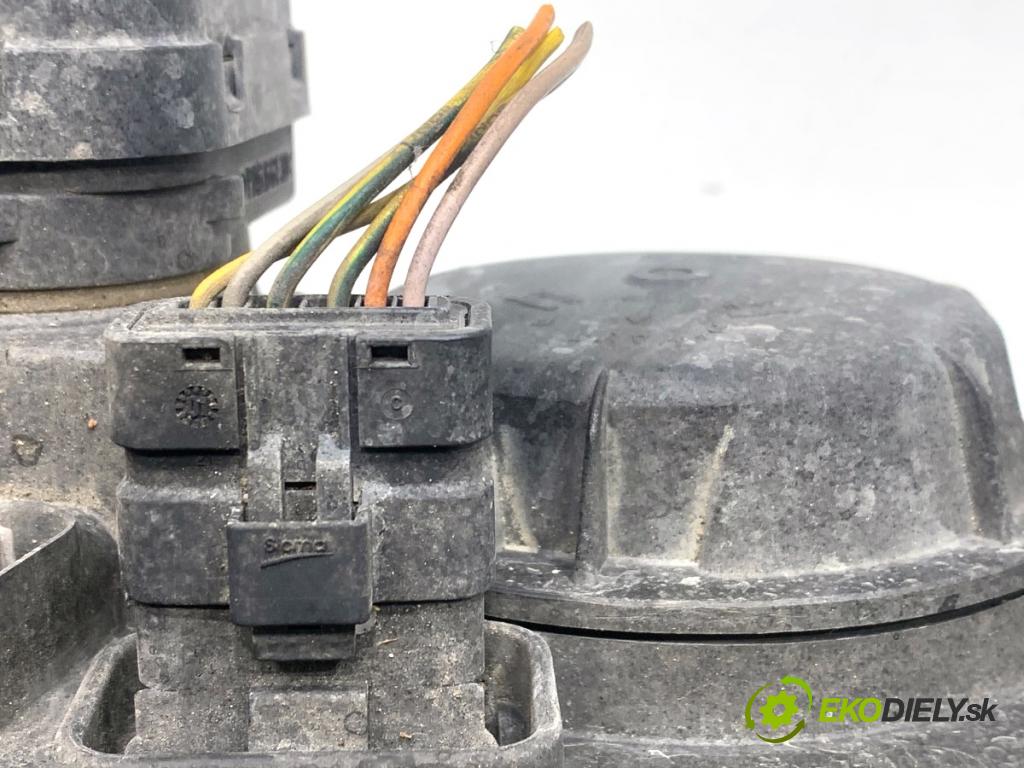 PEUGEOT 607 sedan 2001 98 kW 2.2 HDi 2179 světlomet pravý přední část 9641958780