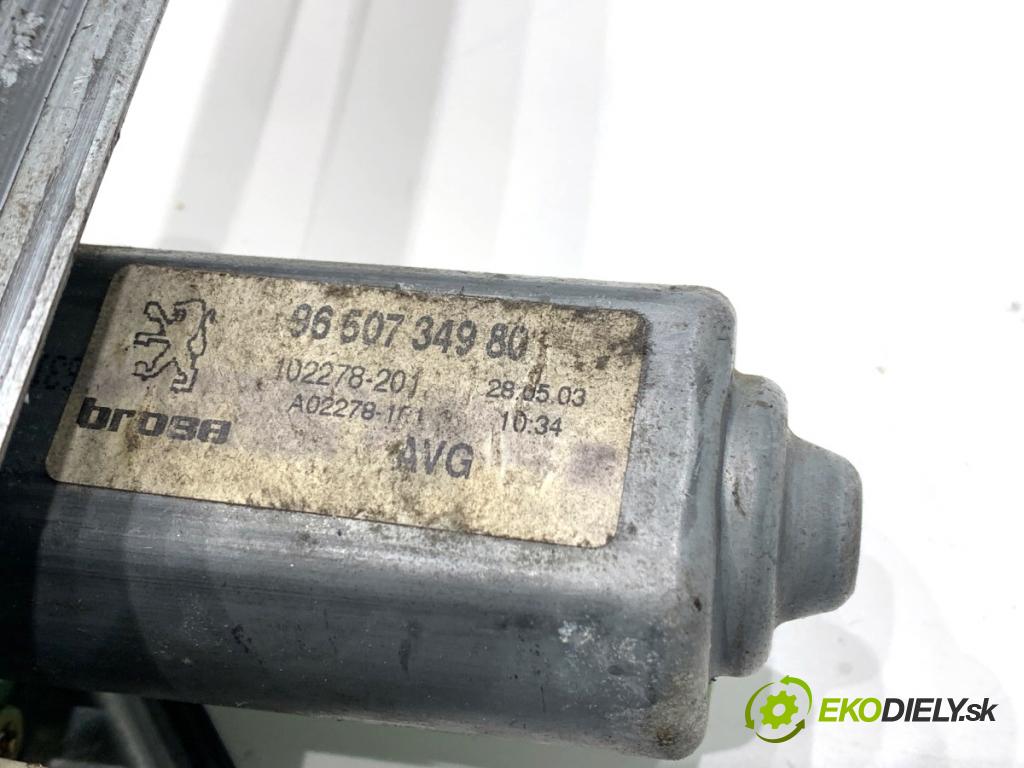 PEUGEOT 607 sedan 2001 98 kW 2.2 HDi 2179 mechanismus okna levý přední část 9650734980