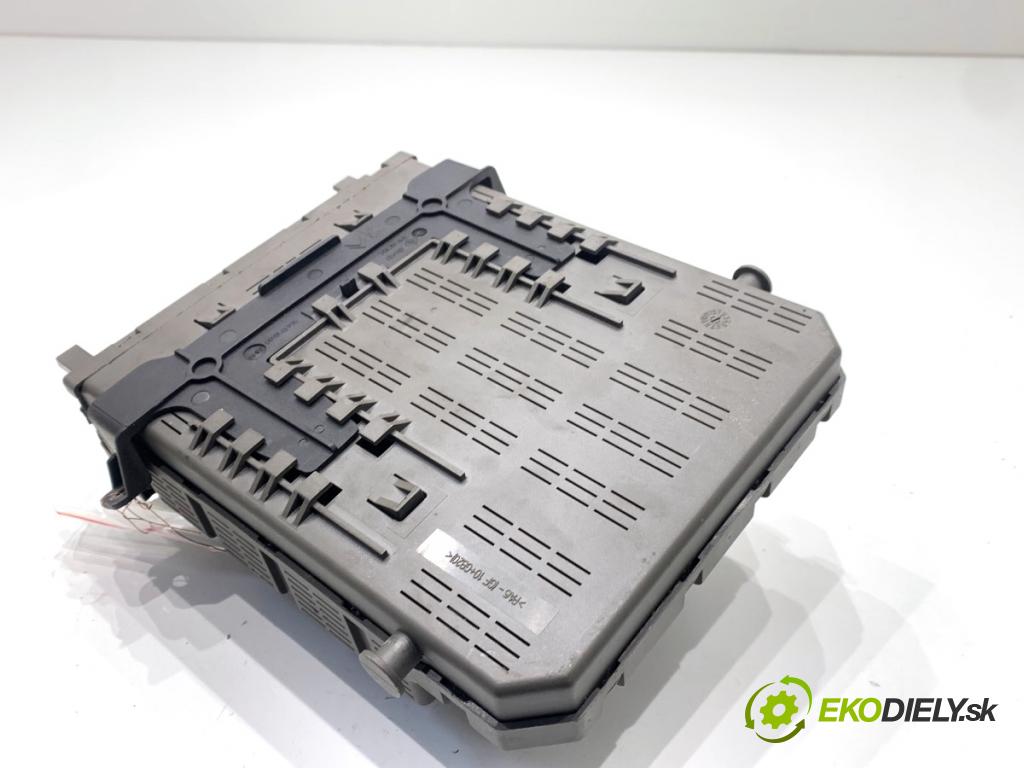 PEUGEOT 607 sedan 2001 98 kW 2.2 HDi 2179 Modul BSI 9641958680 (Poistková skrinka)