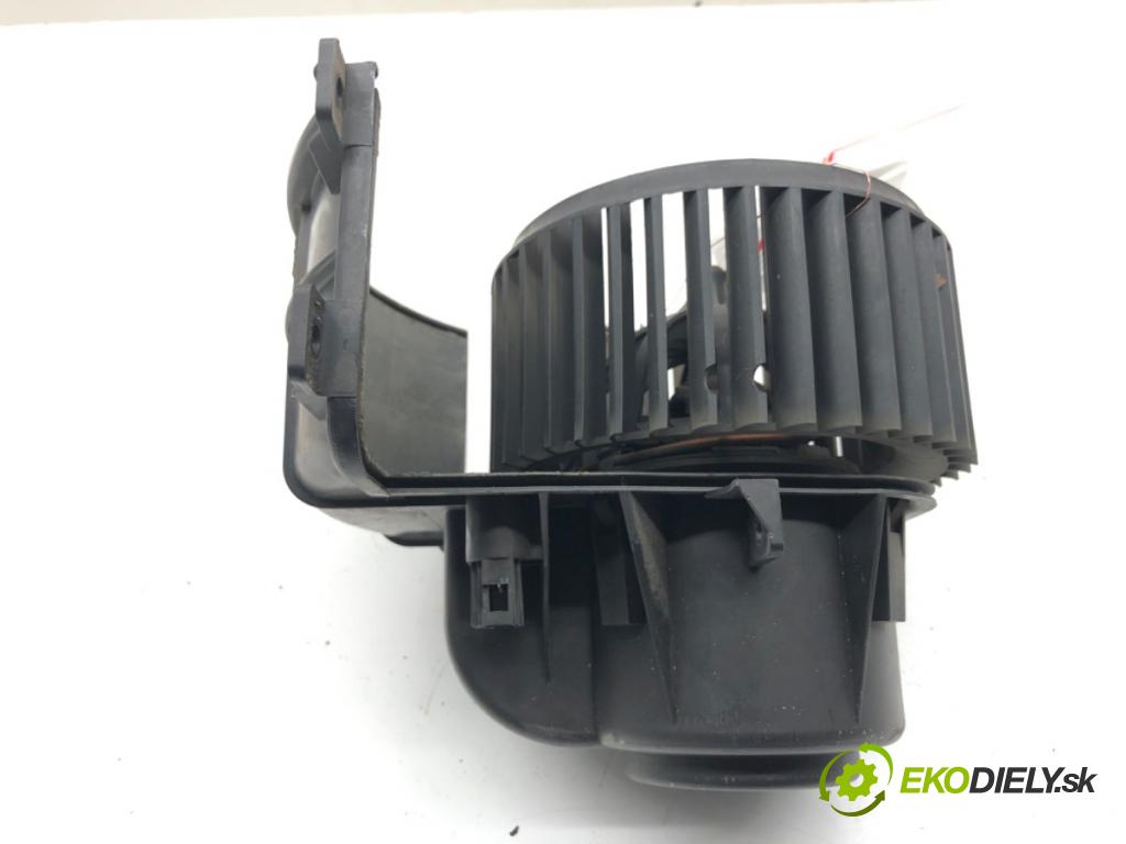 VW TRANSPORTER T5 Autobus 2015 103 kW 2.0 TDI 1968 ventilátor kúrenia 7E5820021