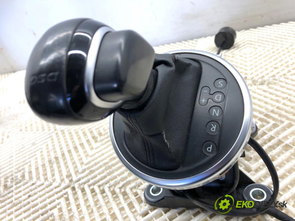 VW TRANSPORTER T5 Autobus 2015 103 kW 2.0 TDI 1968 Kulisa 7E1713025B (Rýchlostná páka (kulisa))