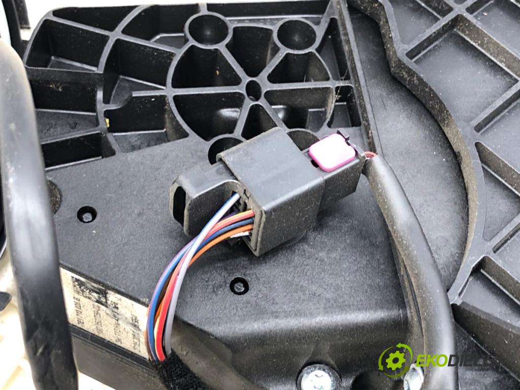 VW TRANSPORTER T5 Autobus 2015 103 kW 2.0 TDI 1968 Kulisa 7E1713025B (Rýchlostná páka (kulisa))