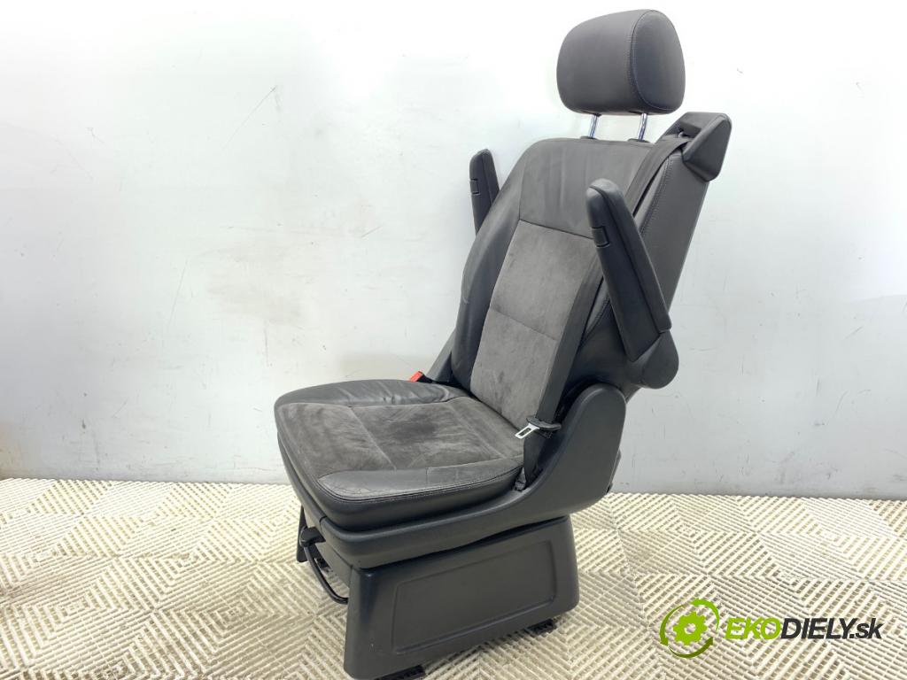 VW TRANSPORTER T5 Autobus 2015 103 kW 2.0 TDI 1968 Sedadlo zad