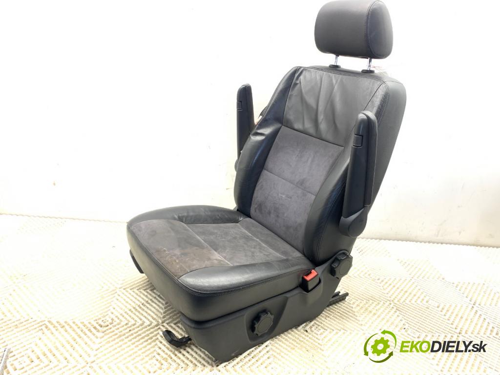 VW TRANSPORTER T5 Autobus 2015 103 kW 2.0 TDI 1968 Sedadlo pravy predný