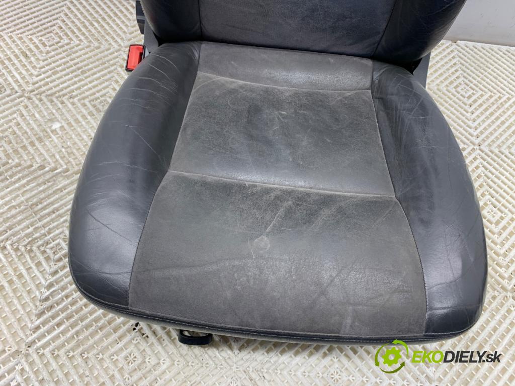 VW TRANSPORTER T5 Autobus 2015 103 kW 2.0 TDI 1968 Sedadlo ľavy predný