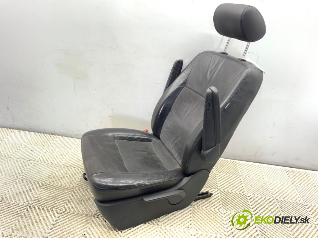 VW TRANSPORTER T5 Autobus 2015 103 kW 2.0 TDI 1968 Sedadlo ľavy predný