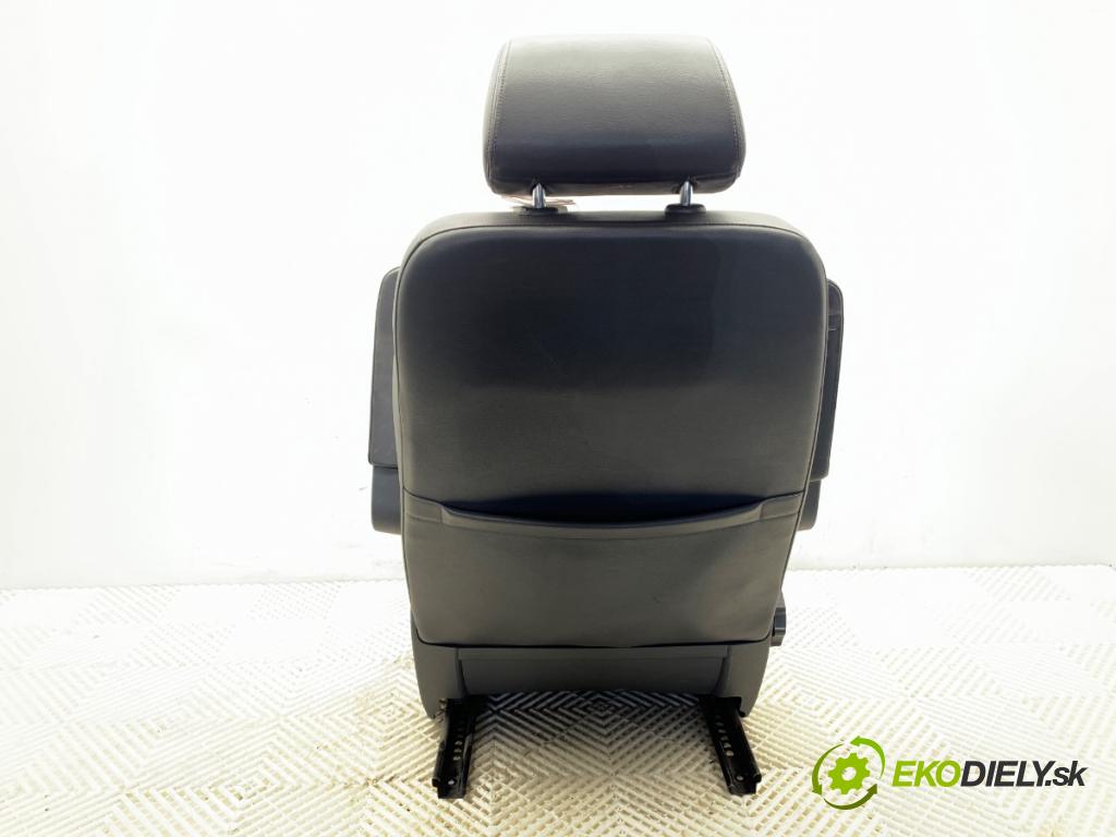 VW TRANSPORTER T5 Autobus 2015 103 kW 2.0 TDI 1968 Sedadlo ľavy predný