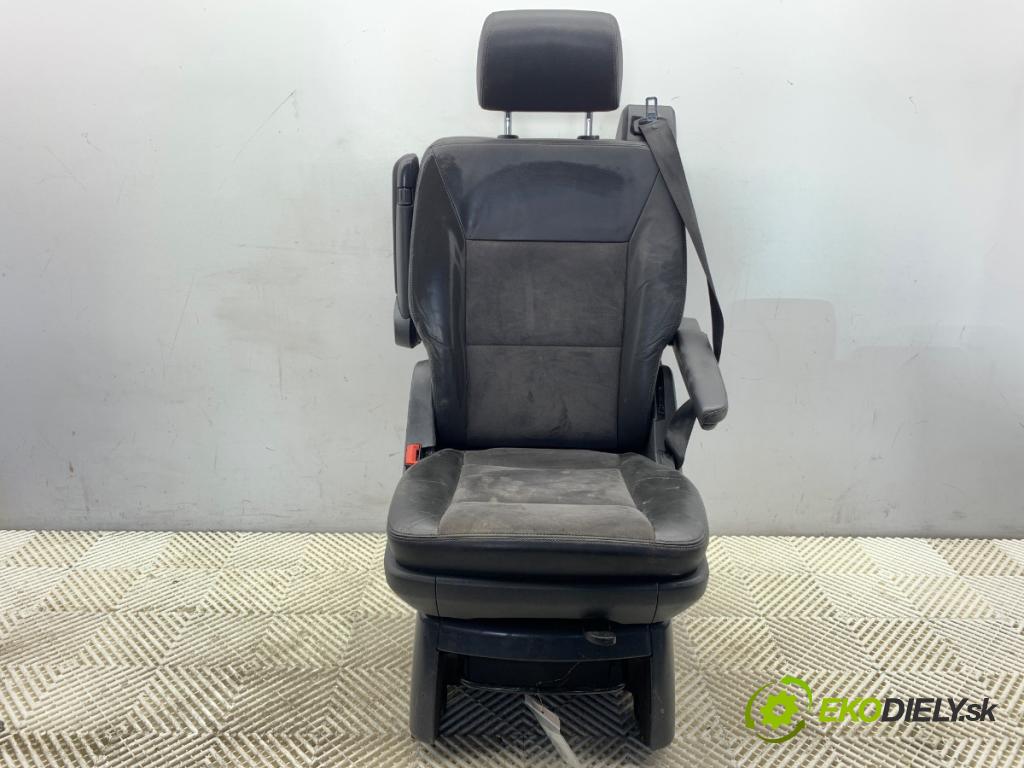 VW TRANSPORTER T5 Autobus 2015 103 kW 2.0 TDI 1968 Sedadlo zad 