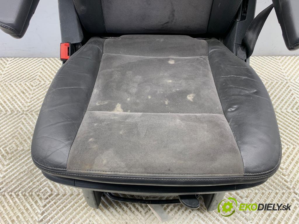 VW TRANSPORTER T5 Autobus 2015 103 kW 2.0 TDI 1968 Sedadlo zad