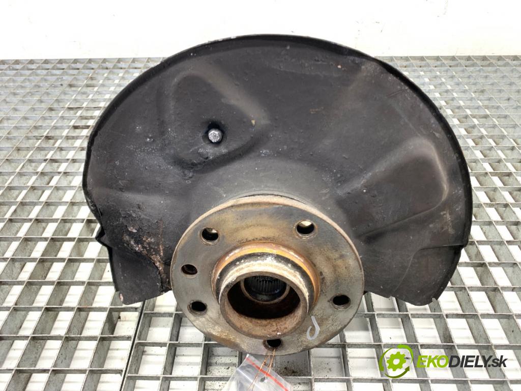 VW TRANSPORTER T5 Autobus 2015 103 kW 2.0 TDI 1968 náboj pravy predný 