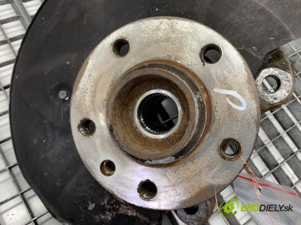 VW TRANSPORTER T5 Autobus 2015 103 kW 2.0 TDI 1968 náboj pravy predný