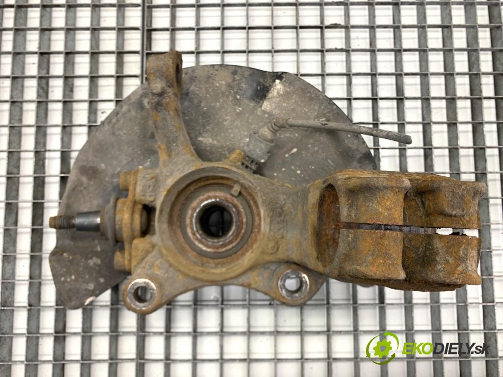 VW TRANSPORTER T5 Autobus 2015 103 kW 2.0 TDI 1968 náboj ľavy predný