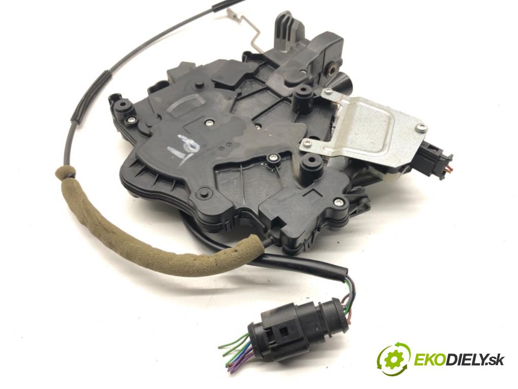 VW TRANSPORTER T5 Autobus 2015 103 kW 2.0 TDI 1968 zámok Dvere posúvne pravy 7E0843654AK