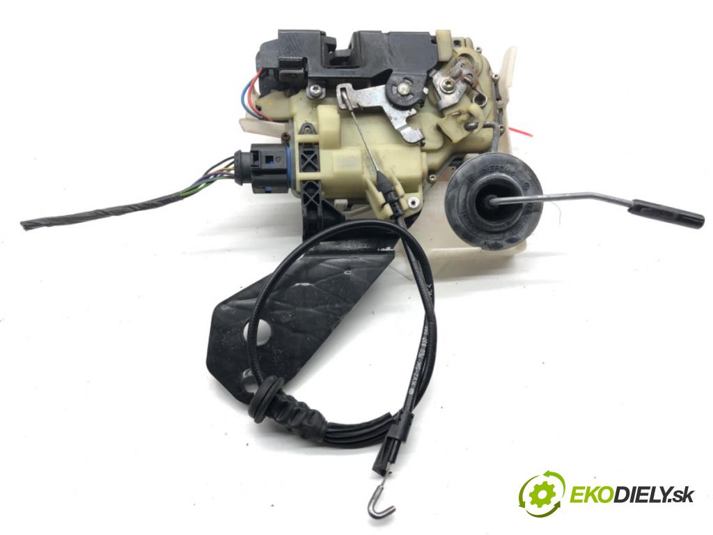 VW TRANSPORTER T5 Autobus 2015 103 kW 2.0 TDI 1968 zámok Dvere ľavy predný