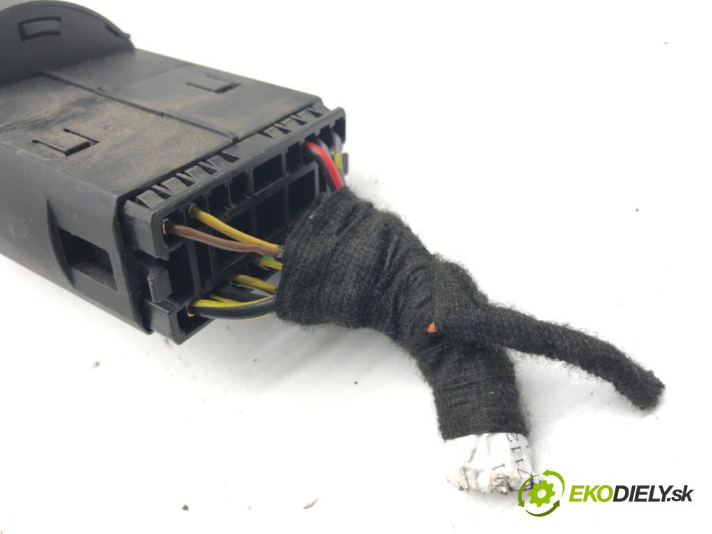 VW TRANSPORTER T5 Autobus 2015 103 kW 2.0 TDI 1968 Spínač svetiel 621352