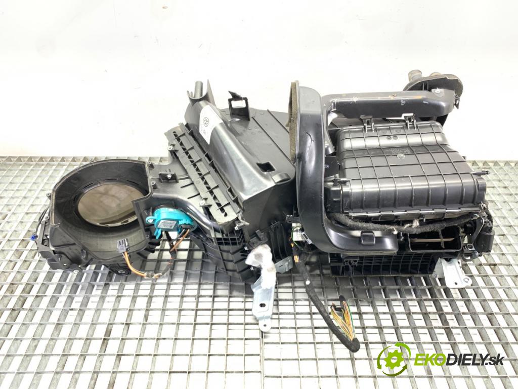 VW TRANSPORTER T5 Autobus 2015 103 kW 2.0 TDI 1968 Výhrevné teleso, radiátor kúrenia 7E5820005L (Radiátor kúrenia)