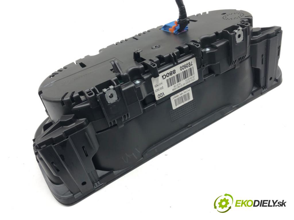 VW TRANSPORTER T5 Autobus 2015 103 kW 2.0 TDI 1968 Prístrojovka 7E0920880G (Prístrojová doska)