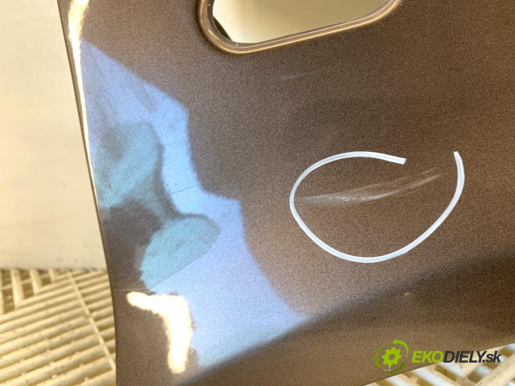 VW TRANSPORTER T5 Autobus 2015 103 kW 2.0 TDI 1968 Blatník pravy predný