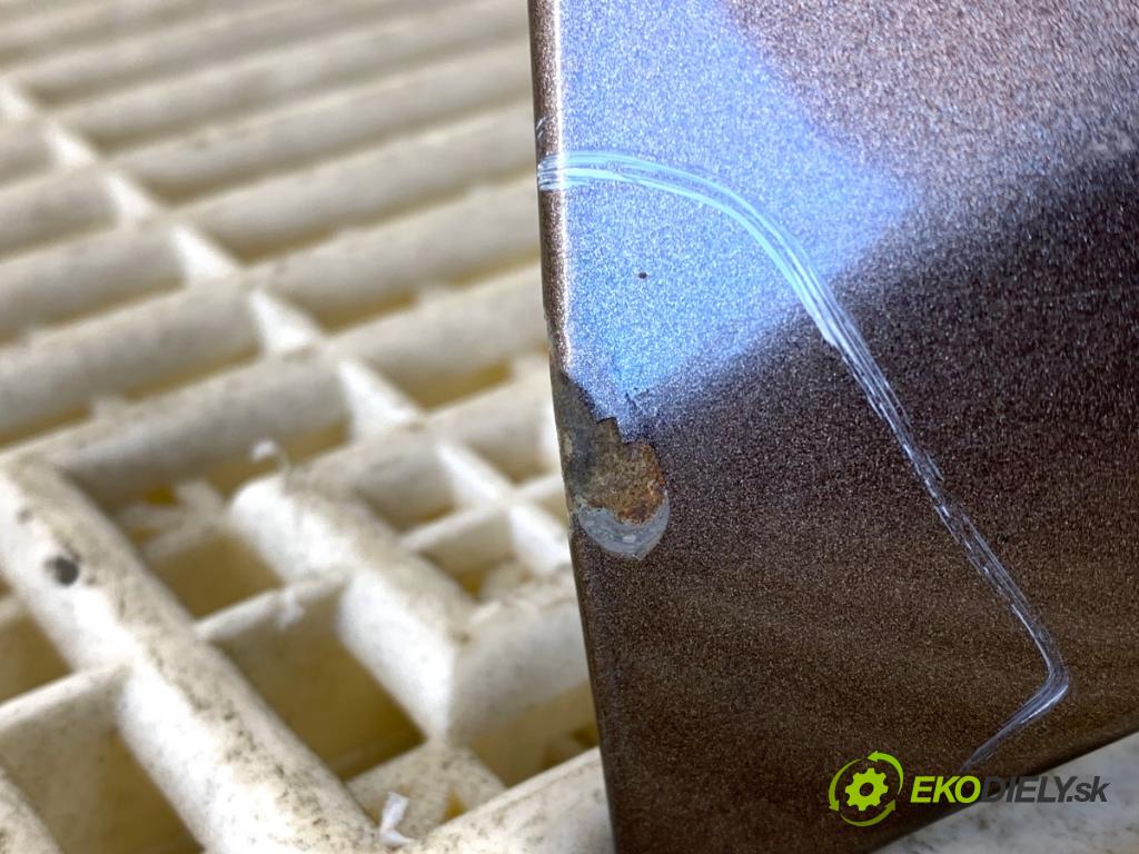 VW TRANSPORTER T5 Autobus 2015 103 kW 2.0 TDI 1968 Blatník pravy predný