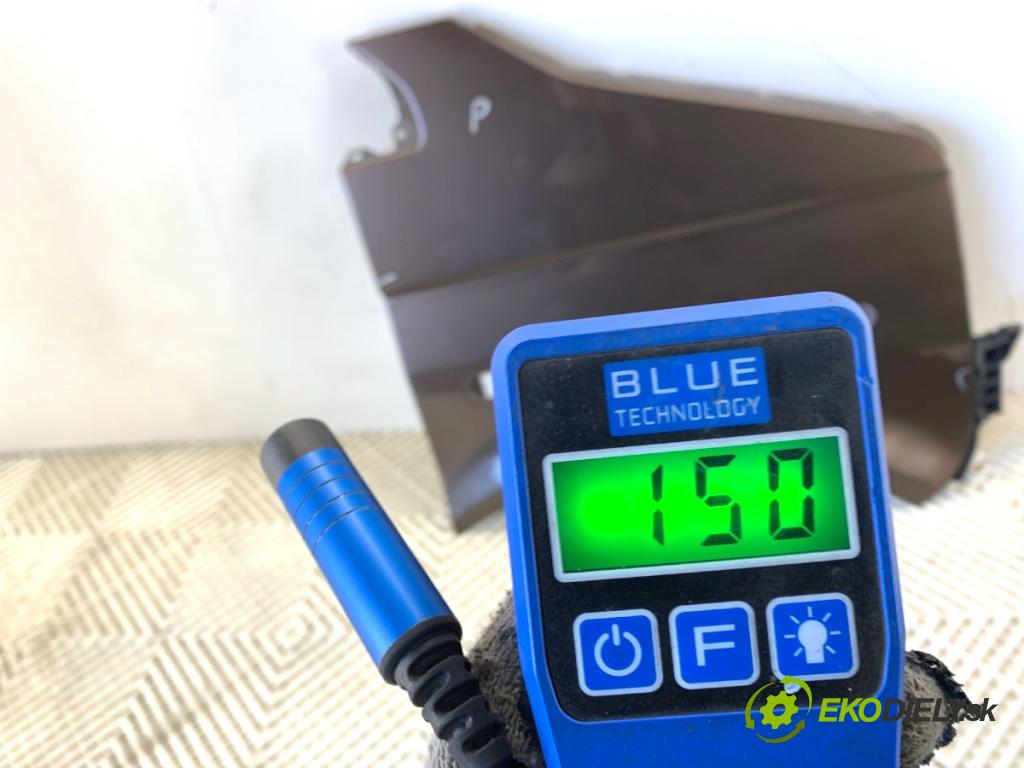 VW TRANSPORTER T5 Autobus 2015 103 kW 2.0 TDI 1968 Blatník pravy predný