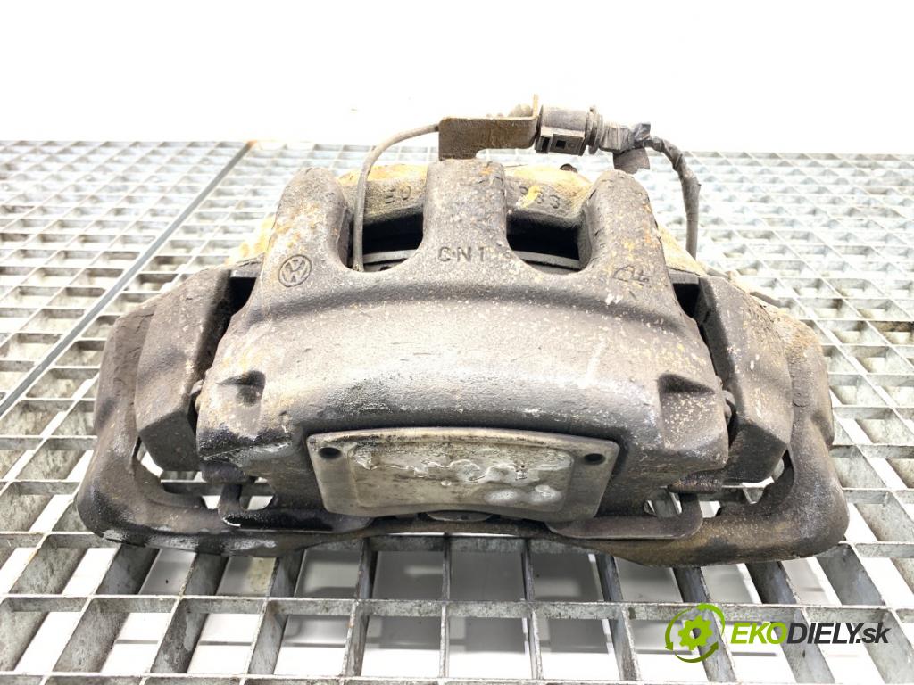 VW TRANSPORTER T5 Autobus 2015 103 kW 2.0 TDI 1968 Brzdič strmeň ľavy predný 