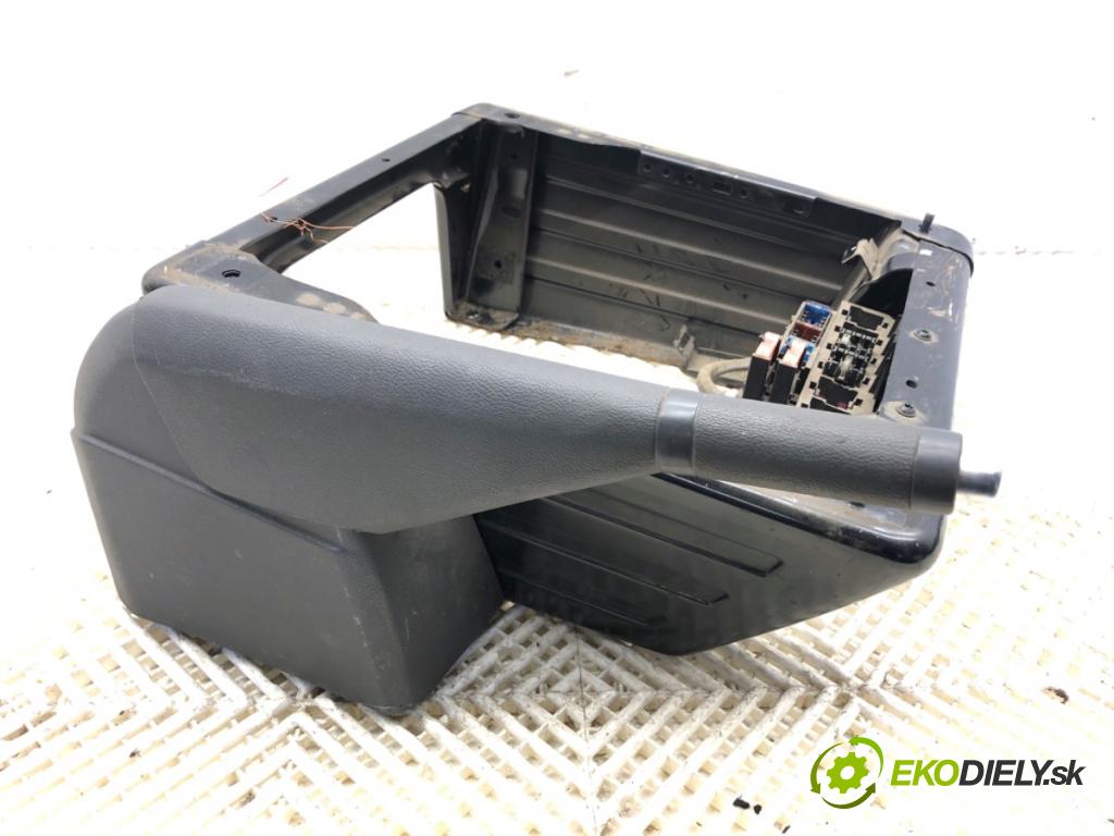 VW TRANSPORTER T5 Autobus 2015 103 kW 2.0 TDI 1968 Obal sedačky ľavy predný