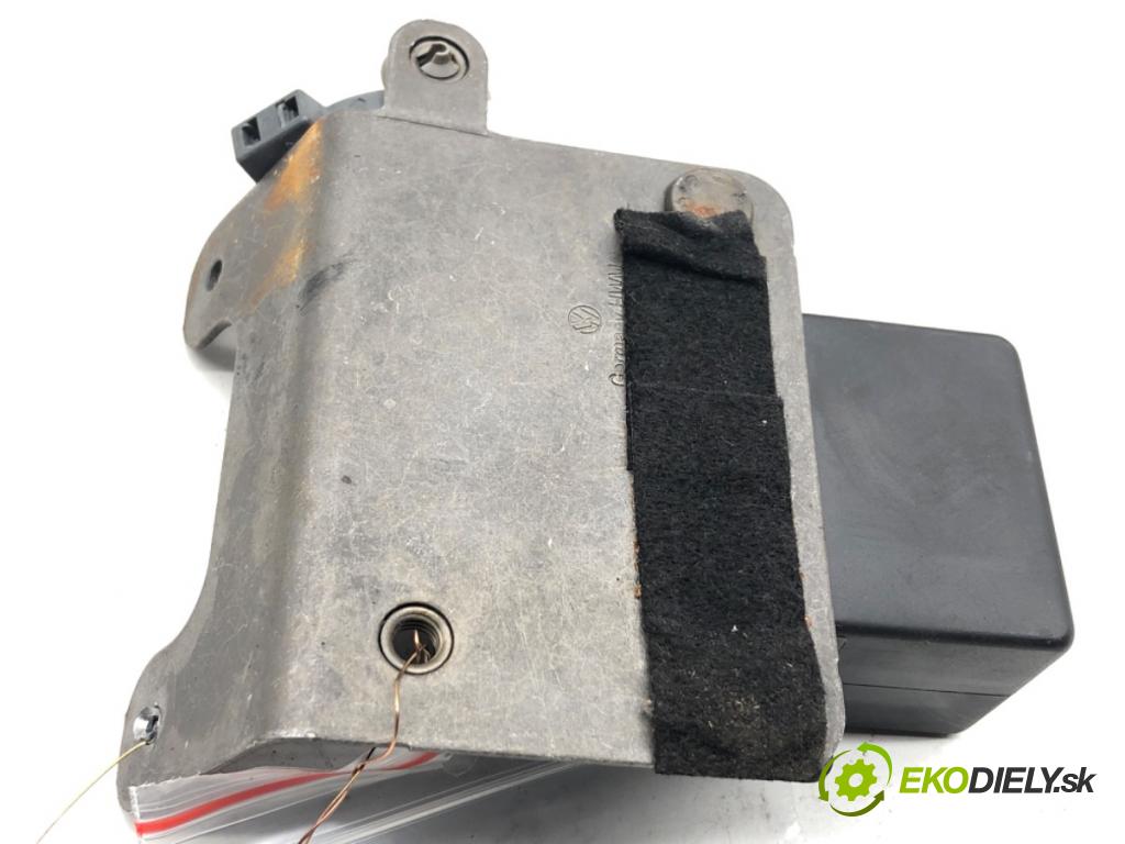 VW TRANSPORTER T5 Autobus 2015 103 kW 2.0 TDI 1968 Modul Riadiaca jednotka Dvere posúvne 7H0959991