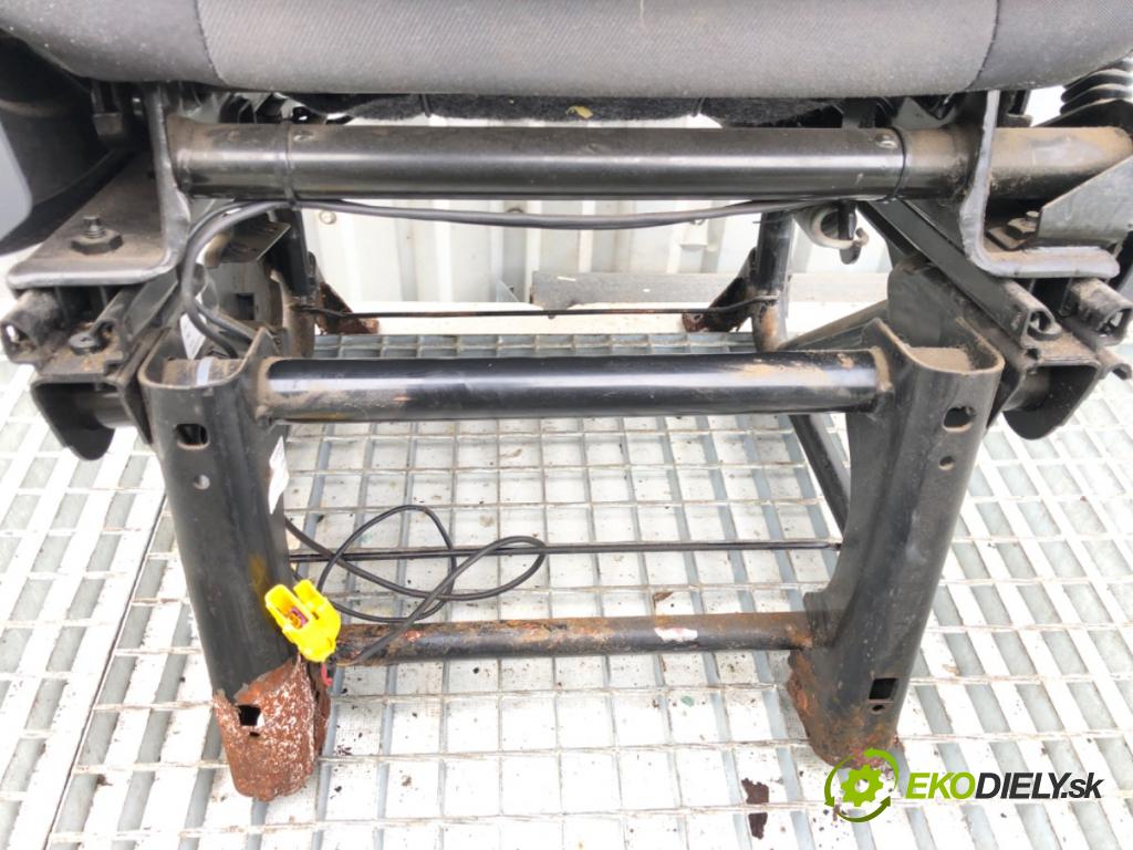 PEUGEOT BOXER II Platforma / podwozie 2010 88 kW 2.2 HDi 120 2198 Sedadlo ľavy predný