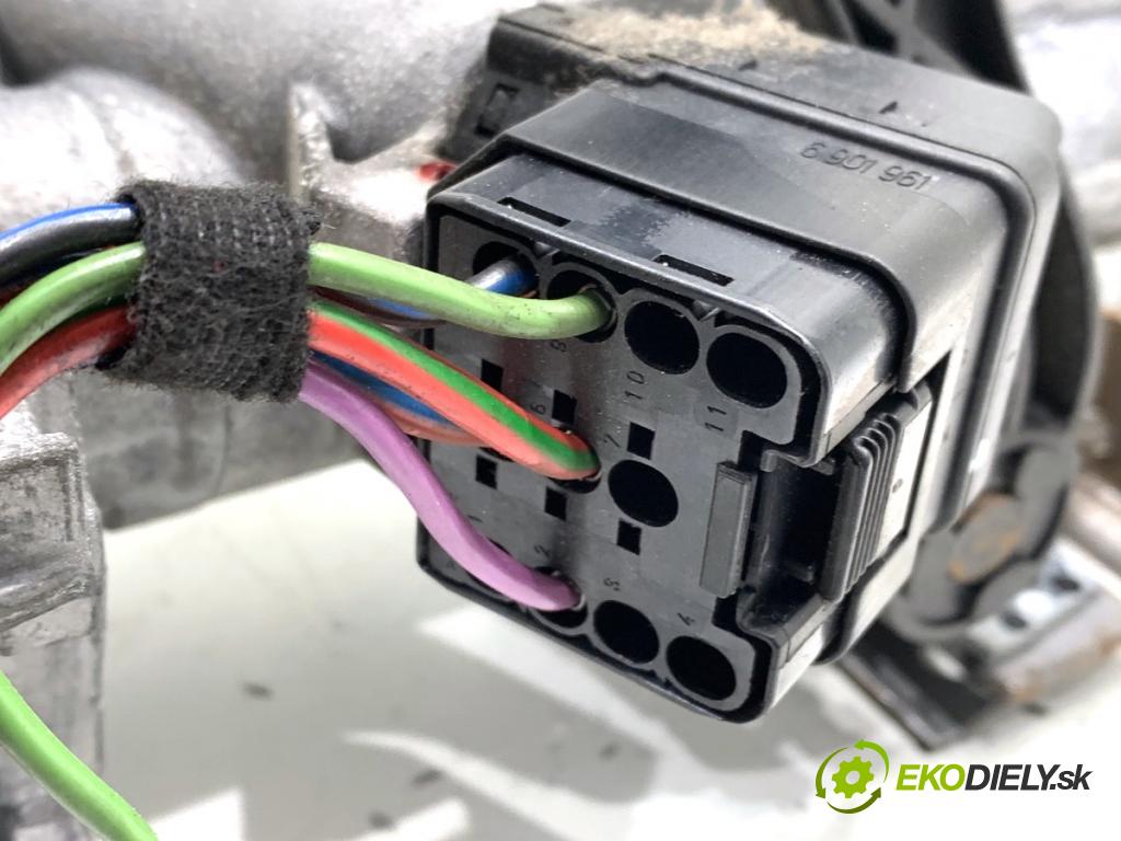 BMW E46 Kombi 2000 87 kW 318 i 1895 spinačka  (Spínacia skrinka)