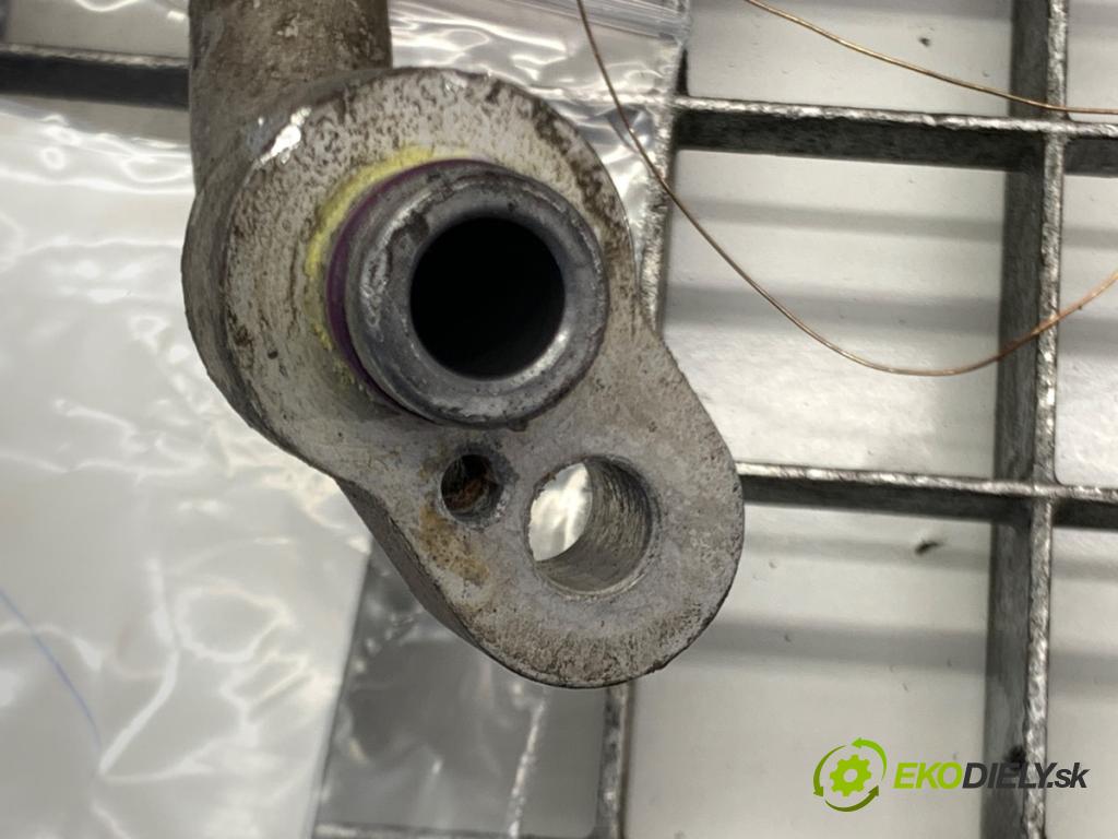 VW TRANSPORTER T5 Autobus 2015 103 kW 2.0 TDI 1968 rúrka klimatizácie 7E0820721B (Rúrka klimatizácie)