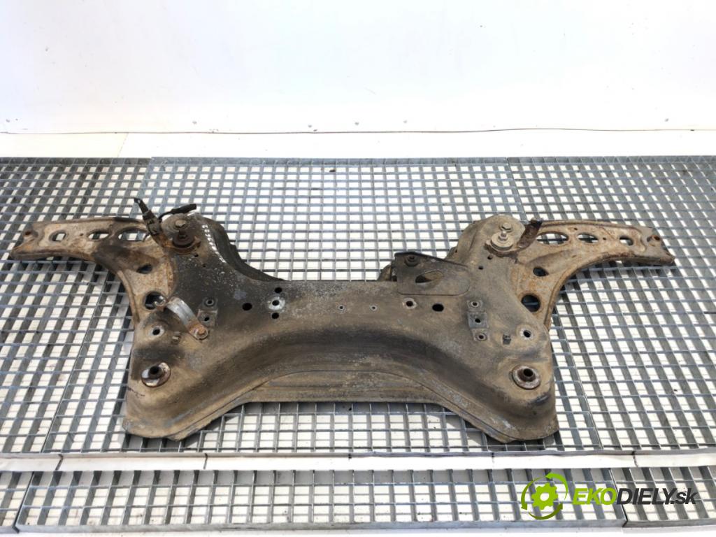 RENAULT TRAFIC II Autobus 2009 84 kW 2.0 dCi 115 1995 výztuha pod motor 8200626965 (Přední výztuha)