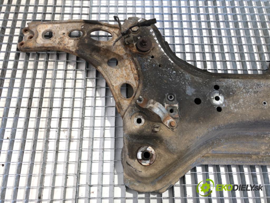 RENAULT TRAFIC II Autobus 2009 84 kW 2.0 dCi 115 1995 Výstuha pod Motor 8200626965 (Výstuha predná)