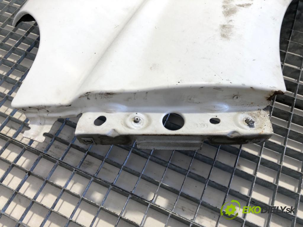 RENAULT TRAFIC II Autobus 2009 84 kW 2.0 dCi 115 1995 blatník levý přední část