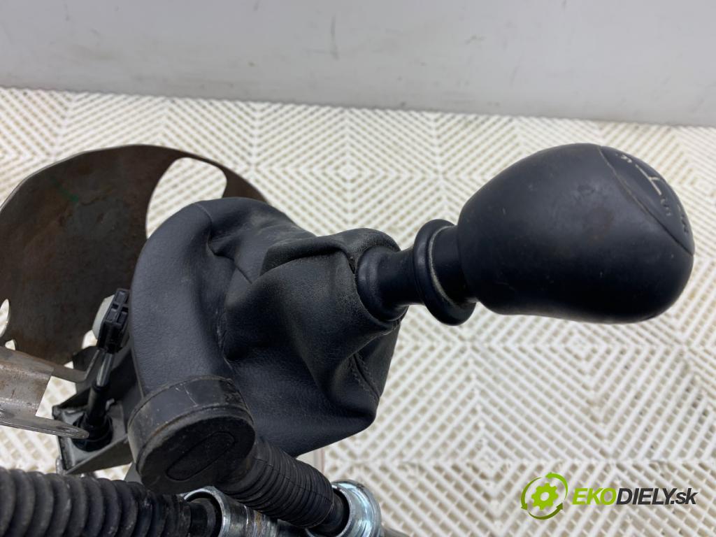 RENAULT TRAFIC II Autobus 2009 84 kW 2.0 dCi 115 1995 Kulisa 4913921 (Rýchlostná páka (kulisa))