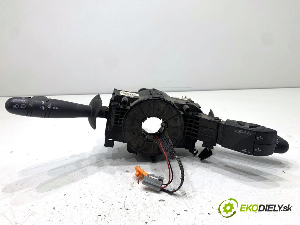 RENAULT TRAFIC II Autobus 2009 84 kW 2.0 dCi 115 1995 Prepínač kombinovaný 8200878338 (Prepínacie páčky pod volantom)