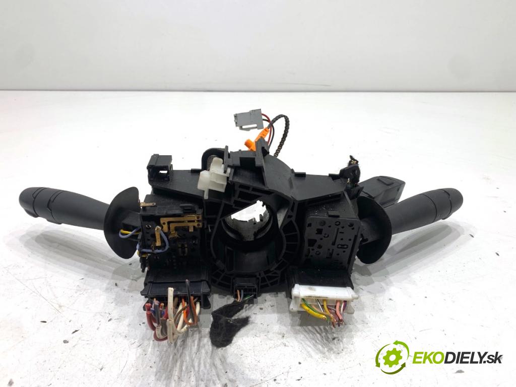 RENAULT TRAFIC II Autobus 2009 84 kW 2.0 dCi 115 1995 Prepínač kombinovaný 8200878338 (Prepínacie páčky pod volantom)