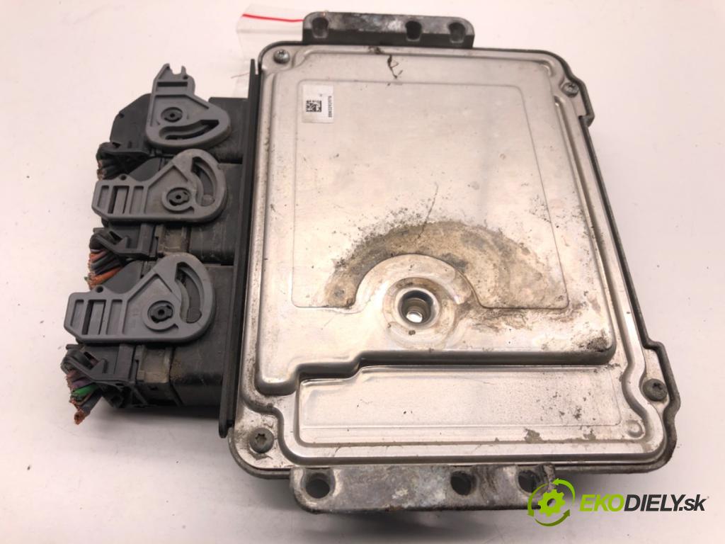 RENAULT TRAFIC II Autobus 2009 84 kW 2.0 dCi 115 1995 řídící jednotka motora 0281015330 (Řídicí jednotka)