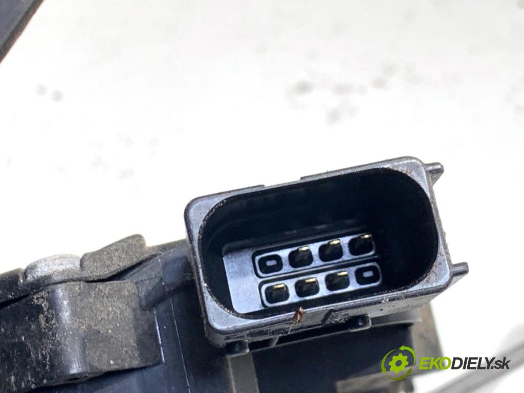 OPEL CORSA D liftback 2007 59 kW 1.2 (L08, L68) 1229 zámok Dvere ľavy predný 13258271