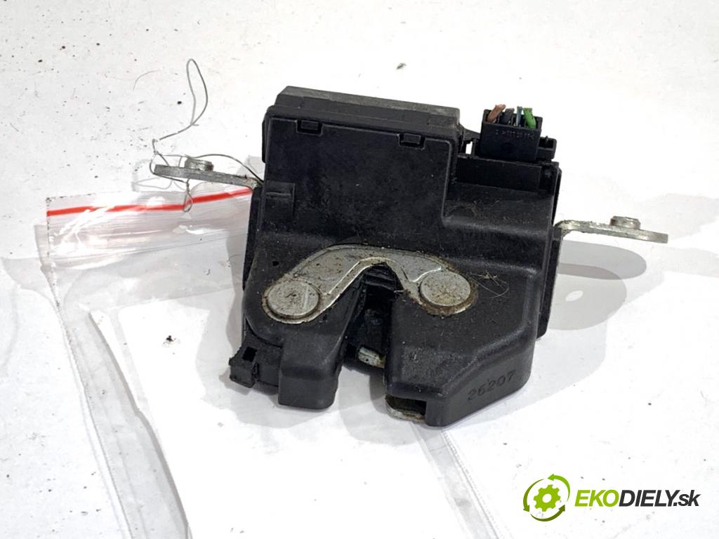 OPEL CORSA D liftback 2007 59 kW 1.2 (L08, L68) 1229 zámok dverí zad 55701971