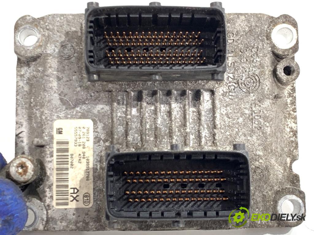 OPEL CORSA D liftback 2007 59 kW 1.2 (L08, L68) 1229 řídící jednotka motora 55557933 (Řídicí jednotka)