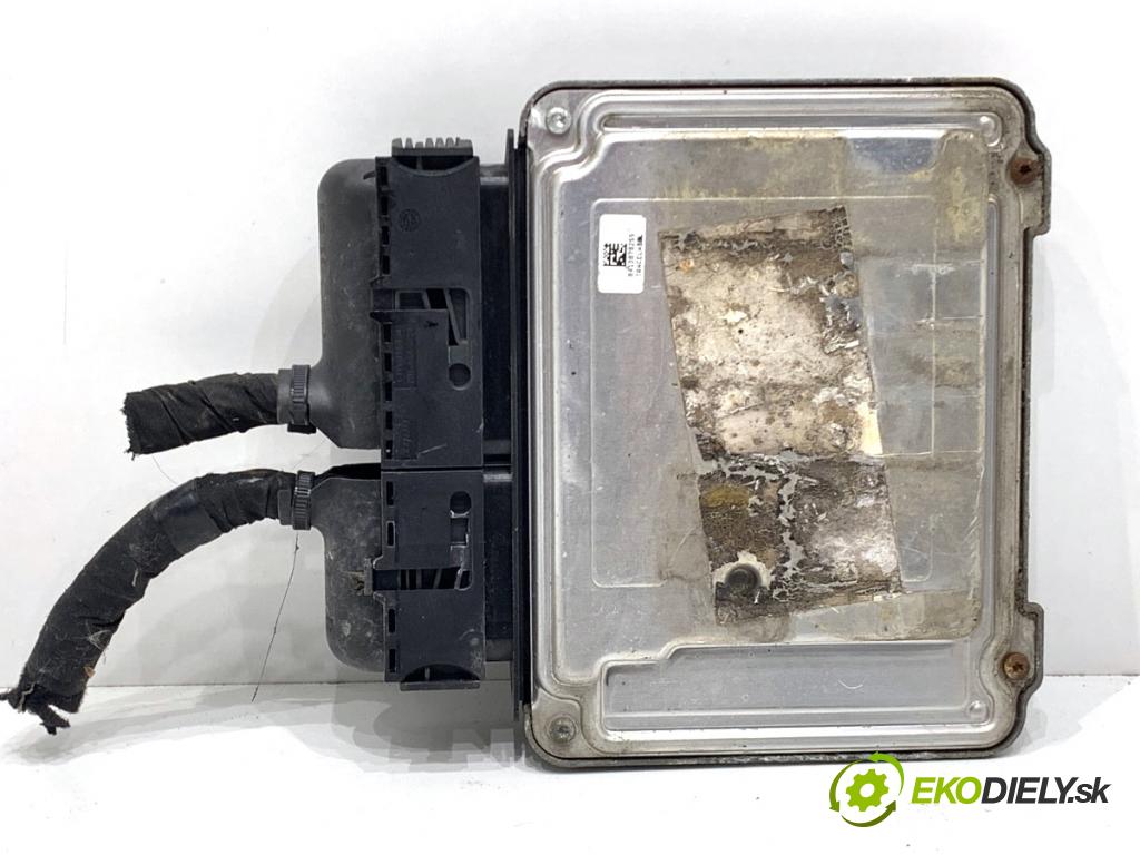 VW GOLF V Kombi 2007 77 kW 1.9 TDI 1896 řídící jednotka motora 03G906021HB (Řídicí jednotka)