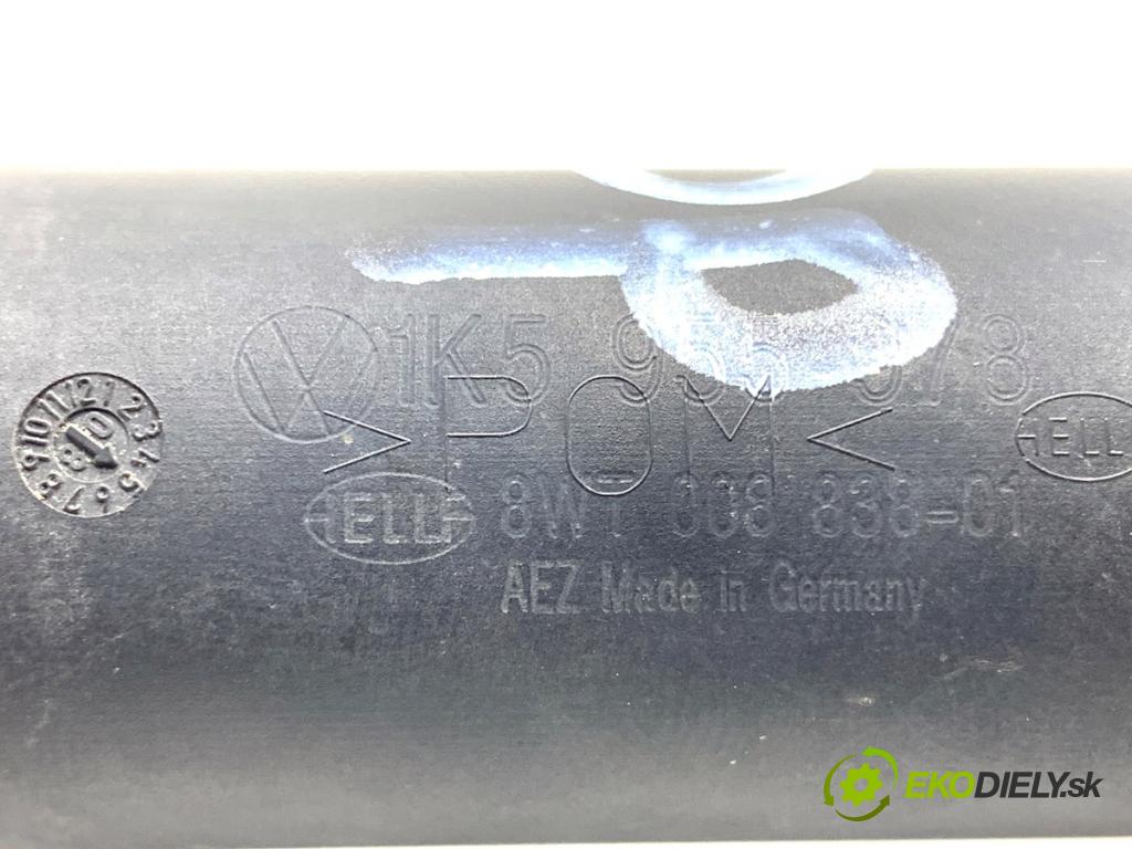 VW GOLF V Kombi 2007 77 kW 1.9 TDI 1896 ostřikovače světla pravý přední část 1K5955978 1K5955110A