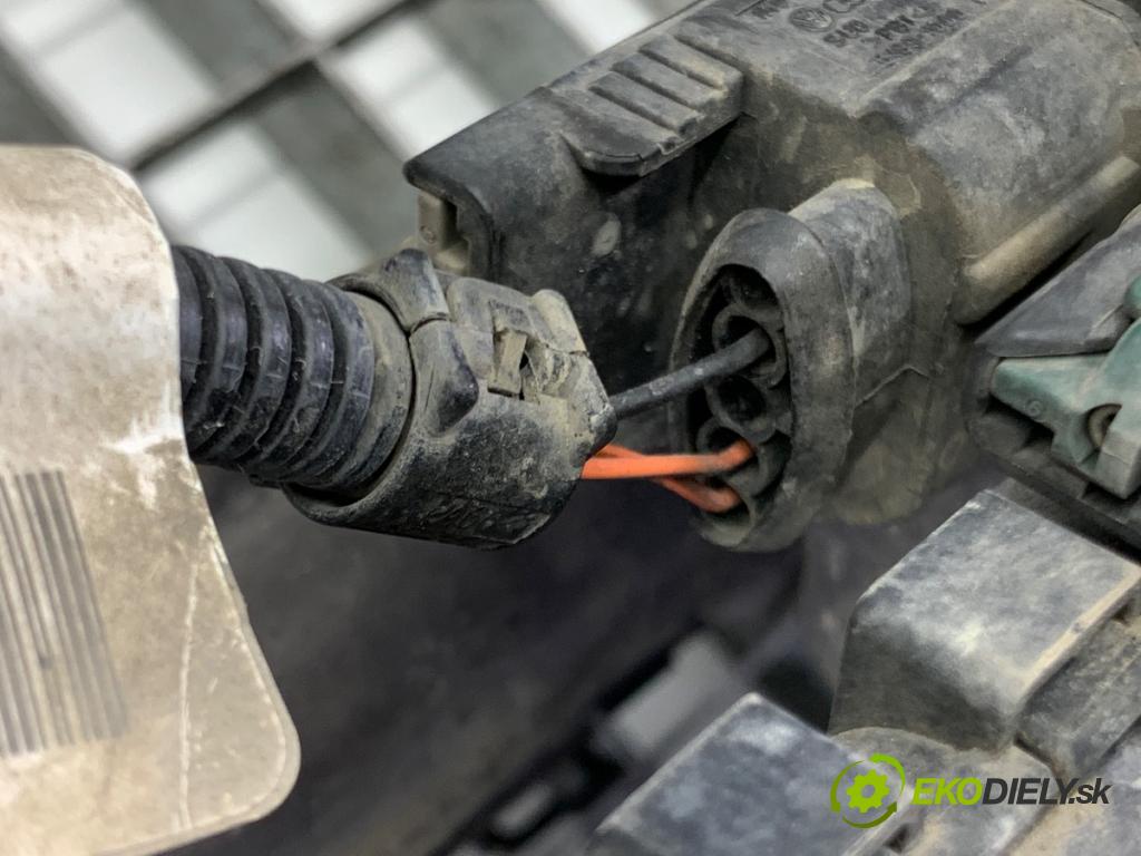 VW GOLF V Kombi 2007 77 kW 1.9 TDI 1896 řízení volantu řízení 1K1423051CH