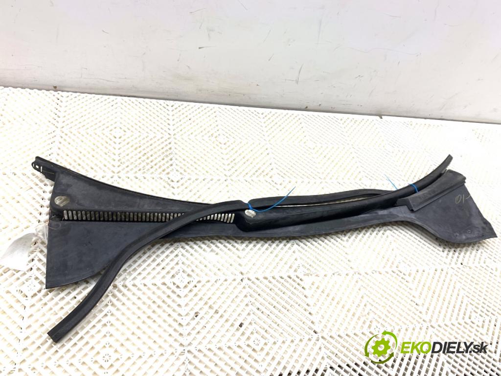 VW GOLF V Kombi 2007 77 kW 1.9 TDI 1896 Torpédo, plast pod čelné okno 1K5819415A (Torpédo (plast pod čelným sklom))