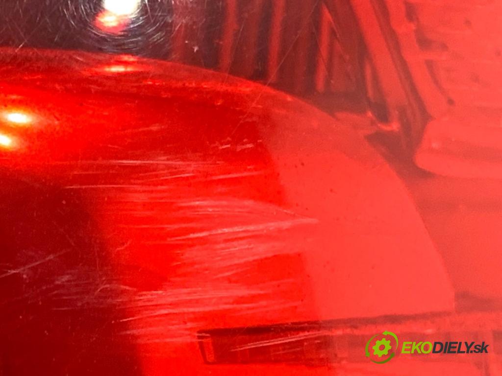 VW GOLF V Kombi 2007 77 kW 1.9 TDI 1896 Svetlo pravy zad 1K9945096A