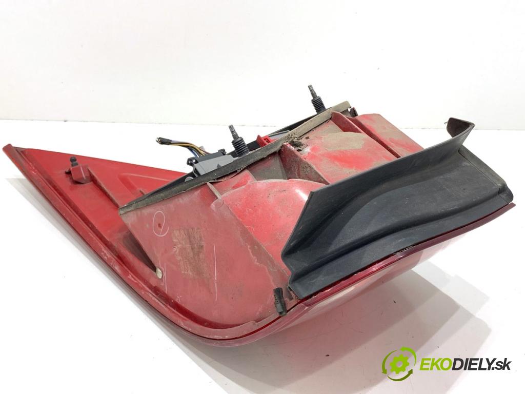 VW GOLF V Kombi 2007 77 kW 1.9 TDI 1896 Svetlo pravy zad 1K9945096A