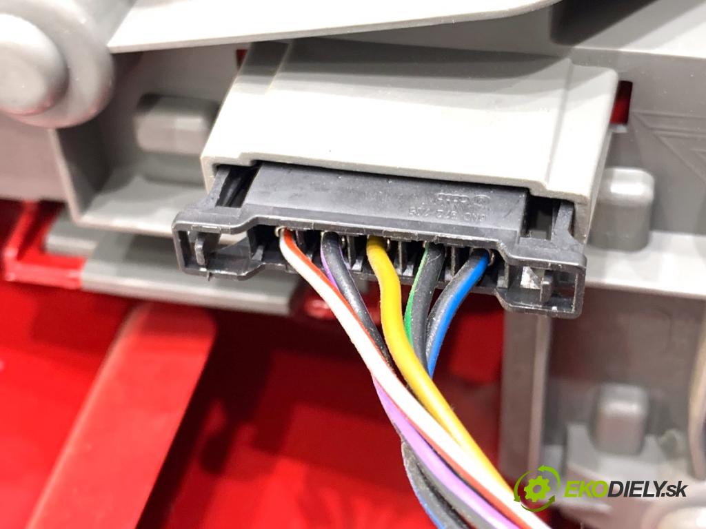 VW GOLF V Kombi 2007 77 kW 1.9 TDI 1896 Svetlo pravy zad 1K9945096A