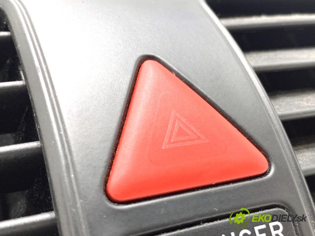 VW GOLF V Kombi 2007 77 kW 1.9 TDI 1896 Mriežky kúrenia predný 1K0819743A