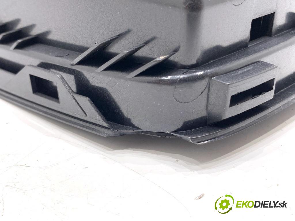 VW GOLF V Kombi 2007 77 kW 1.9 TDI 1896 Mriežky kúrenia predný 1K0819743A